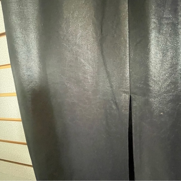 Vintage Robbie Sport Faux Leather Mid Length Pencil Skirt Measures 27x33 Slit - Picture 5 of 7